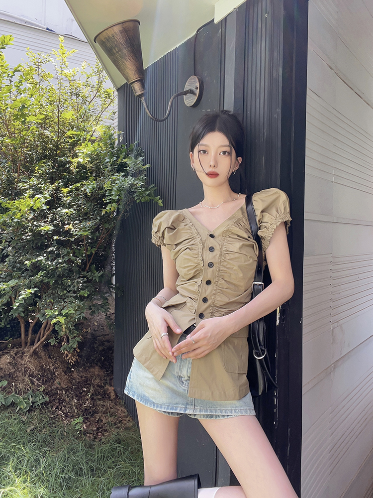 實拍夏季時尚設計感v領縮褶排扣背心襯衣百搭小眾無袖上衣女