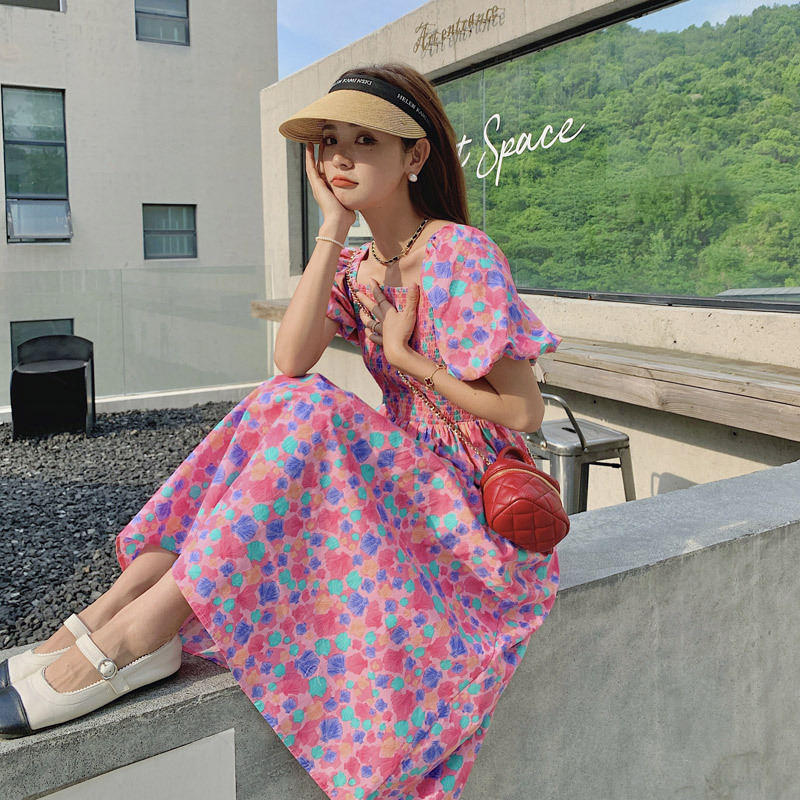 粉色碎花連衣裙2024新款女夏氣質顯瘦鹽系高級感法式泡泡袖收腰裙