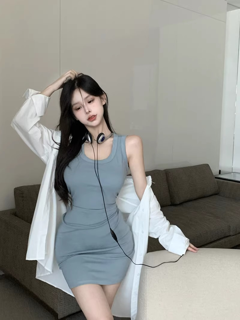 藍色無袖背心連衣裙女春季純欲風性感內搭褶皺收腰緊身包臀短裙子