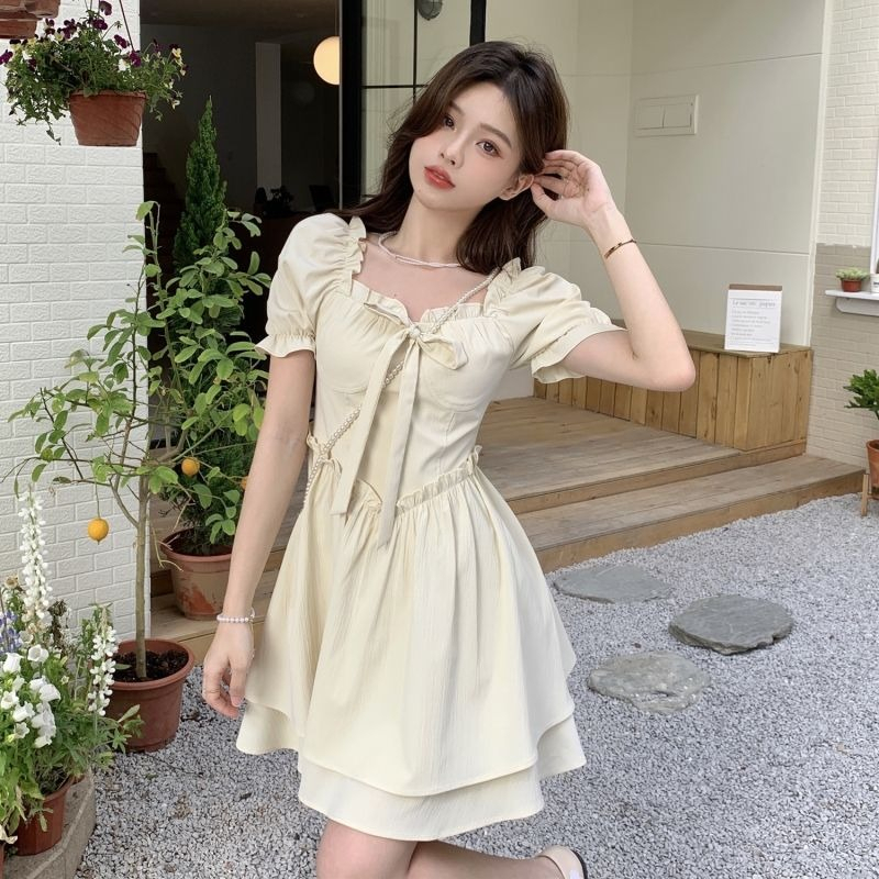 2024夏季新款純欲茶歇法式初戀連衣裙子設計感小眾泡泡袖仙女裙