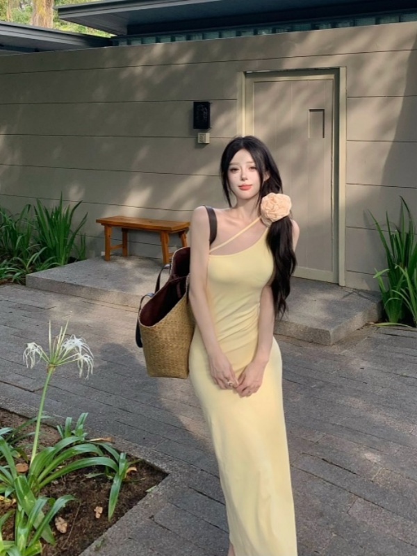 實拍    氣質性感斜肩設計收腰顯瘦包臀長裙女掛脖修身連衣裙