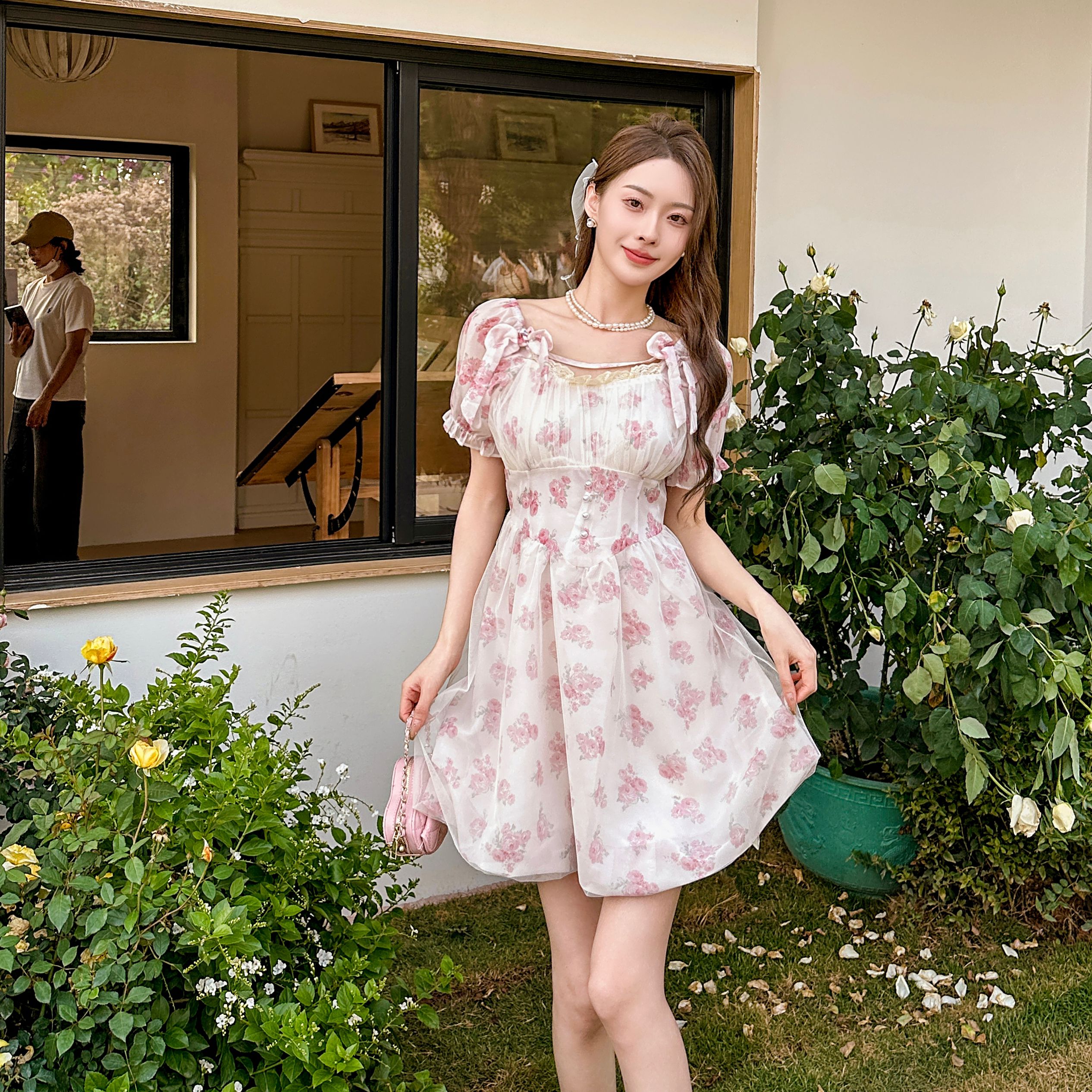 在逃公主粉色碎花連衣裙女春夏新款大碼胖妹妹法式赫本風雪紡裙子