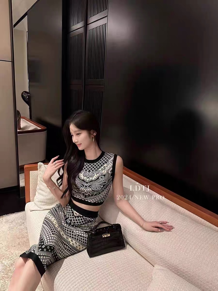 LDTJ高定針織衫春新巴曼名媛氣質性感修身撞色上衣包臀半裙套裝女
