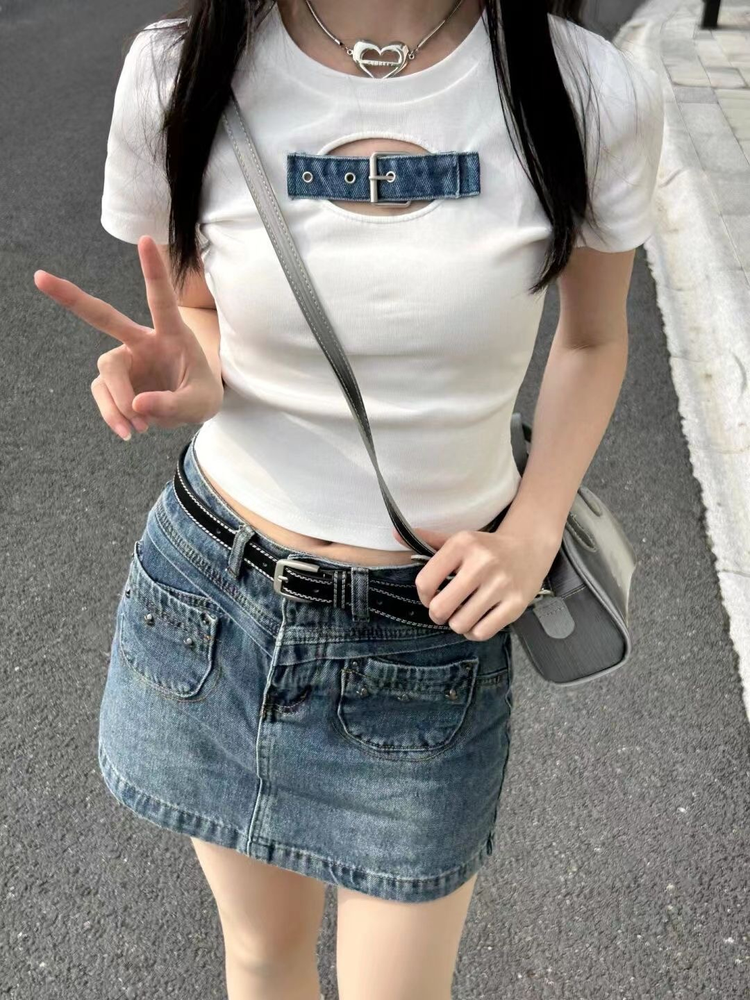260克40支人棉辣妹鏤空牛仔扣短袖t恤女顯瘦正肩短款上衣設計感