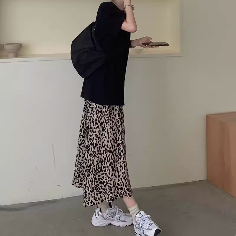 夏季2024新款豹紋半身裙女