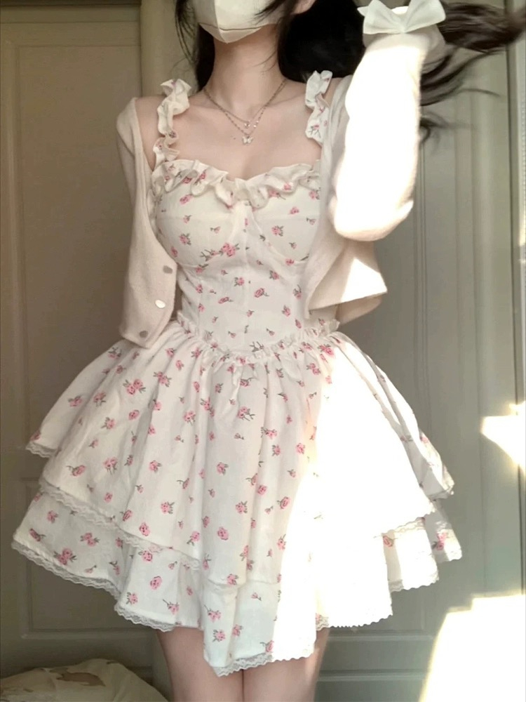 白色碎花吊帶連衣裙女夏辣妹性感純欲風收腰顯瘦蓬蓬裙甜辣風裙子