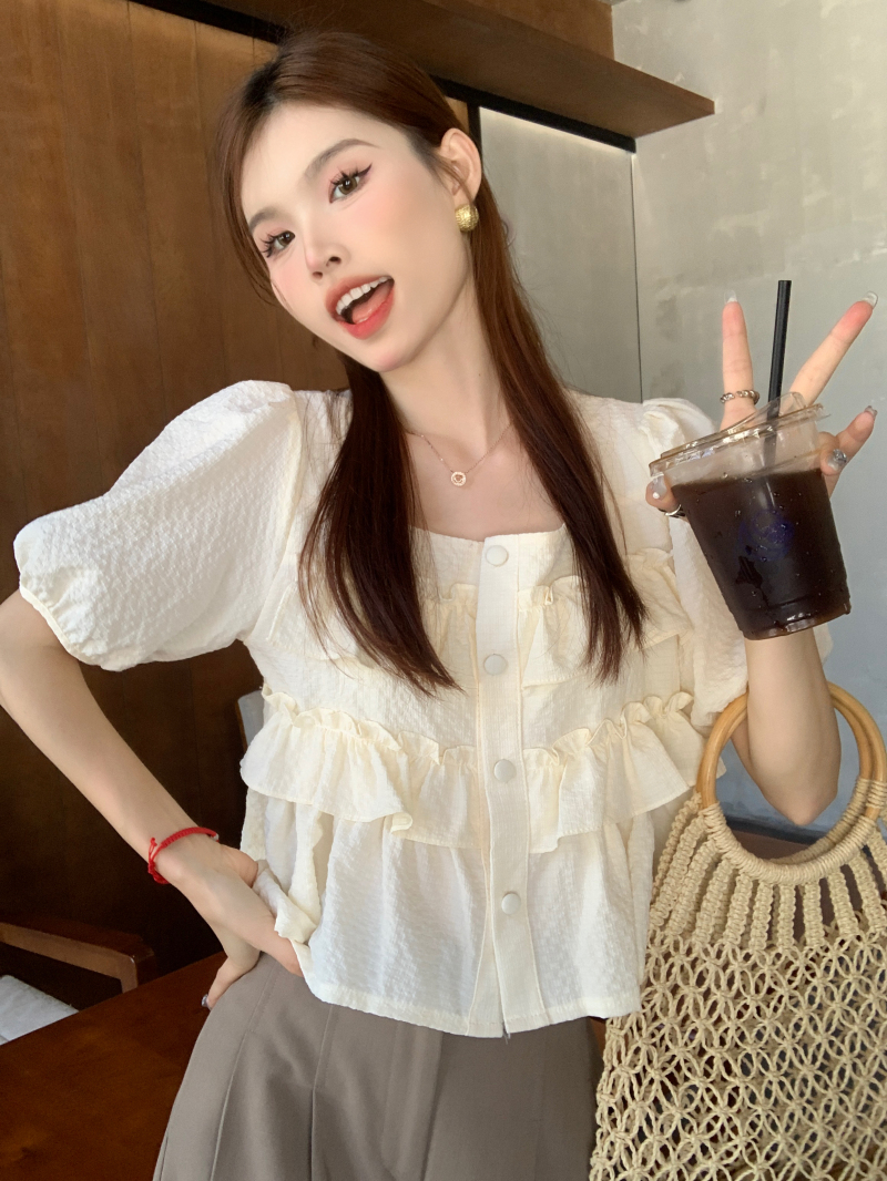 實拍~夏季新款方領荷葉邊泡泡袖法式氣質單排扣顯瘦減齡上衣