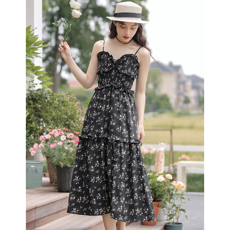 No less than 109 real shot French style niche retro floral suspender skirt slit fairy skirt