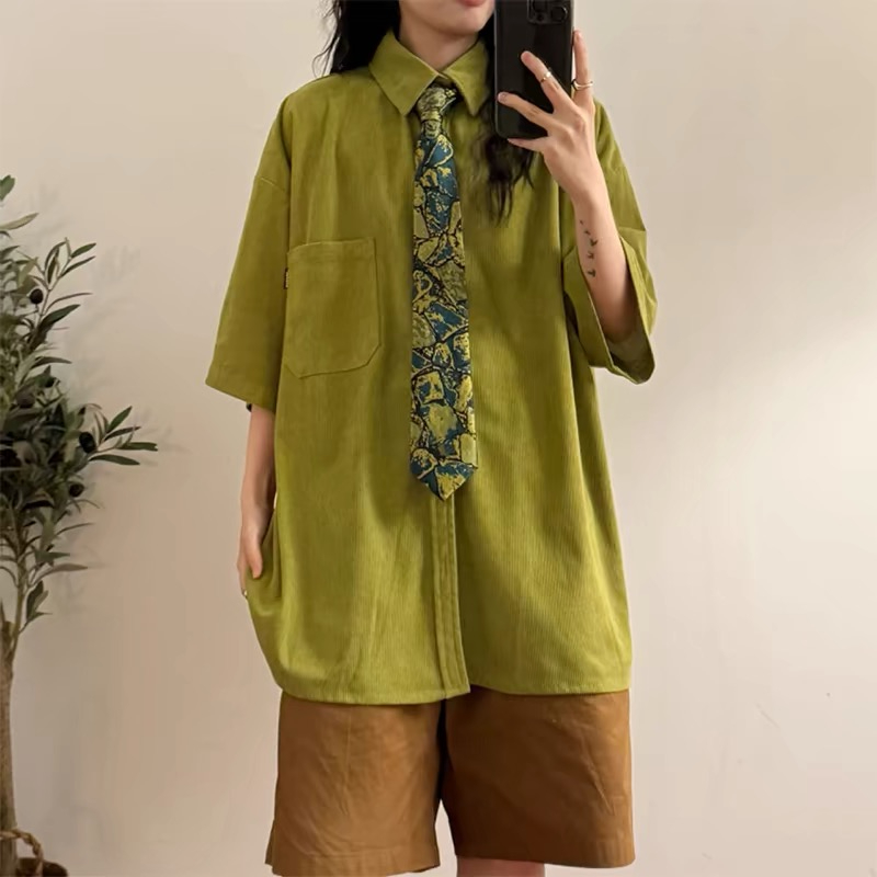 燈芯絨面料，有領帶新款美式簡約百搭純色燈芯絨短袖襯衫女