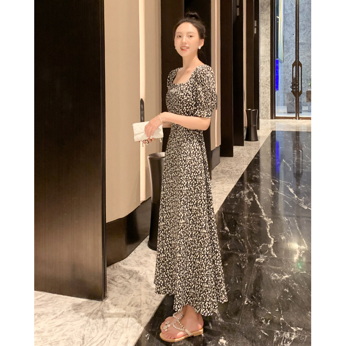 Floral dress women's summer 2024 new style waist slimming square neck chiffon long skirt over the knee large hem skirt