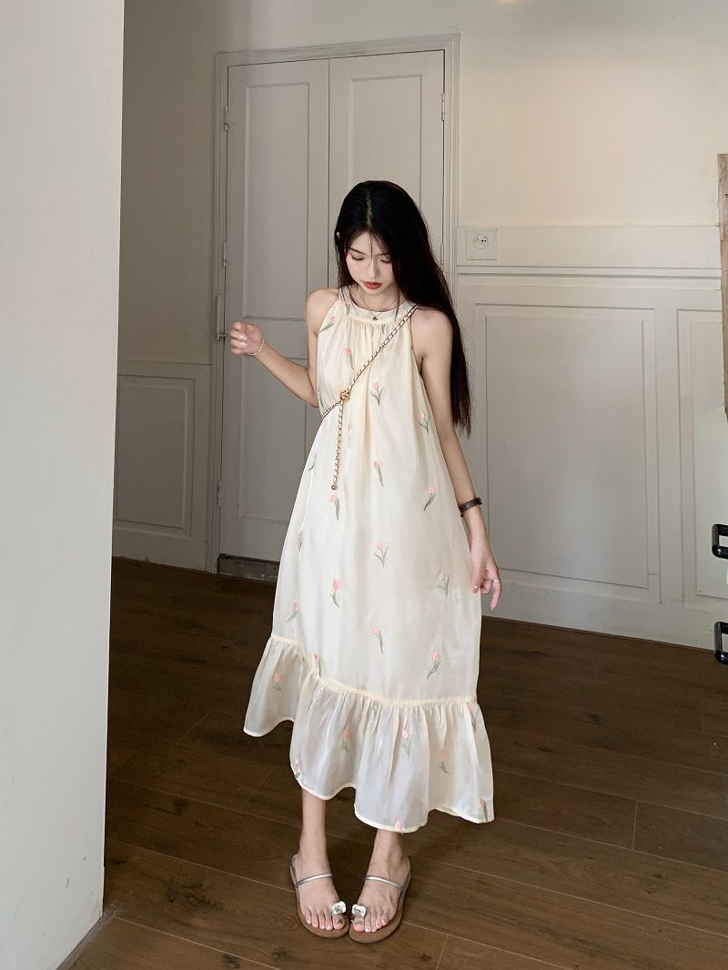 法式優雅掛脖連衣裙女夏季新款復古寬鬆碎花印花氣質中長裙子chic
