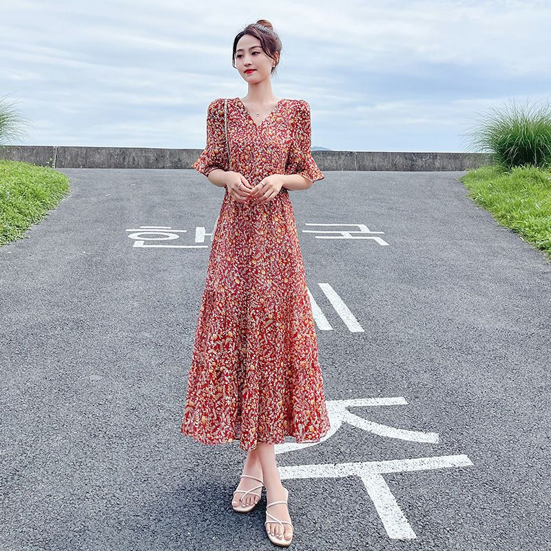 紅色碎花連衣裙女2024新款夏季雪紡長款顯瘦英倫風過膝a字蛋糕裙