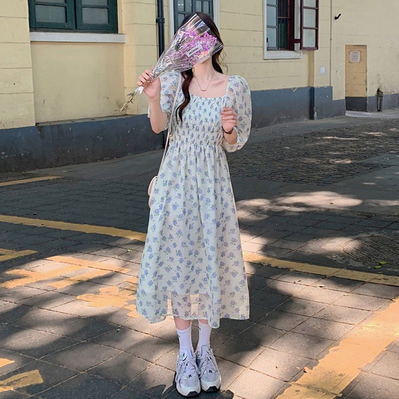法式方領碎花泡泡袖連衣裙女夏顯瘦感休閒設計小個子溫柔風長裙子