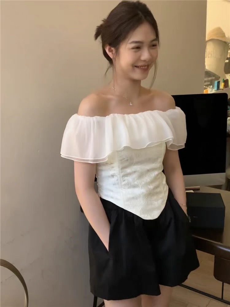 法式小眾不規則別致上衣女夏新款設計感洋氣時尚荷葉邊一字肩襯衫