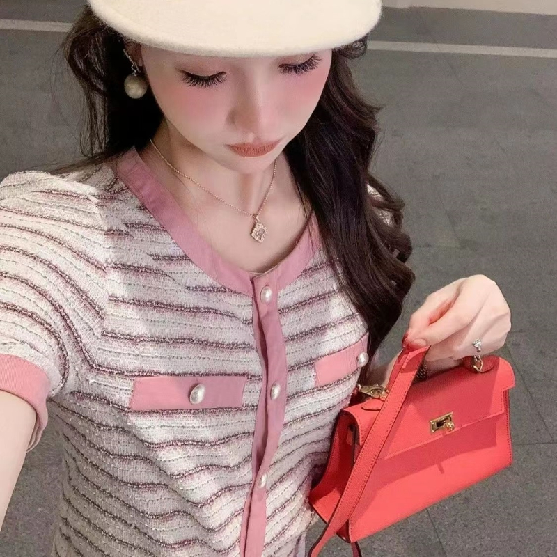 魚兔子的兔子小香風針織衫女2024年新款春季氣質名媛條紋短袖上衣