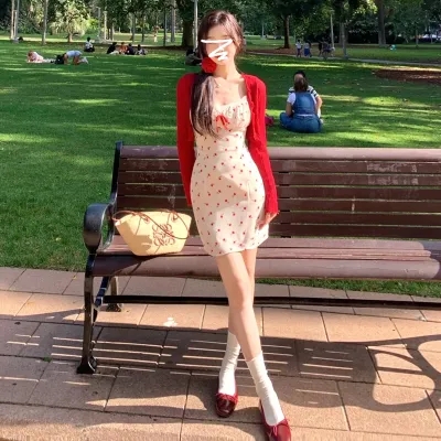純欲風辣妹碎花吊帶連衣裙女早春季2024新款外搭罩衫氣質包臀短裙