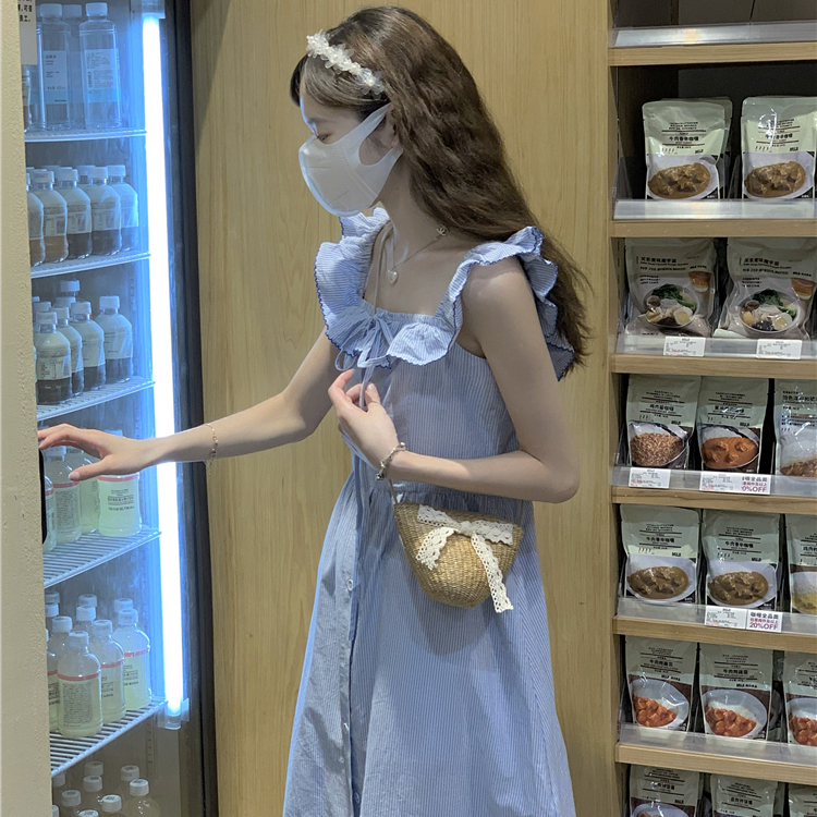 藍色條紋飛飛袖連衣裙女夏季2024新款系帶方領收腰中長款A字裙潮
