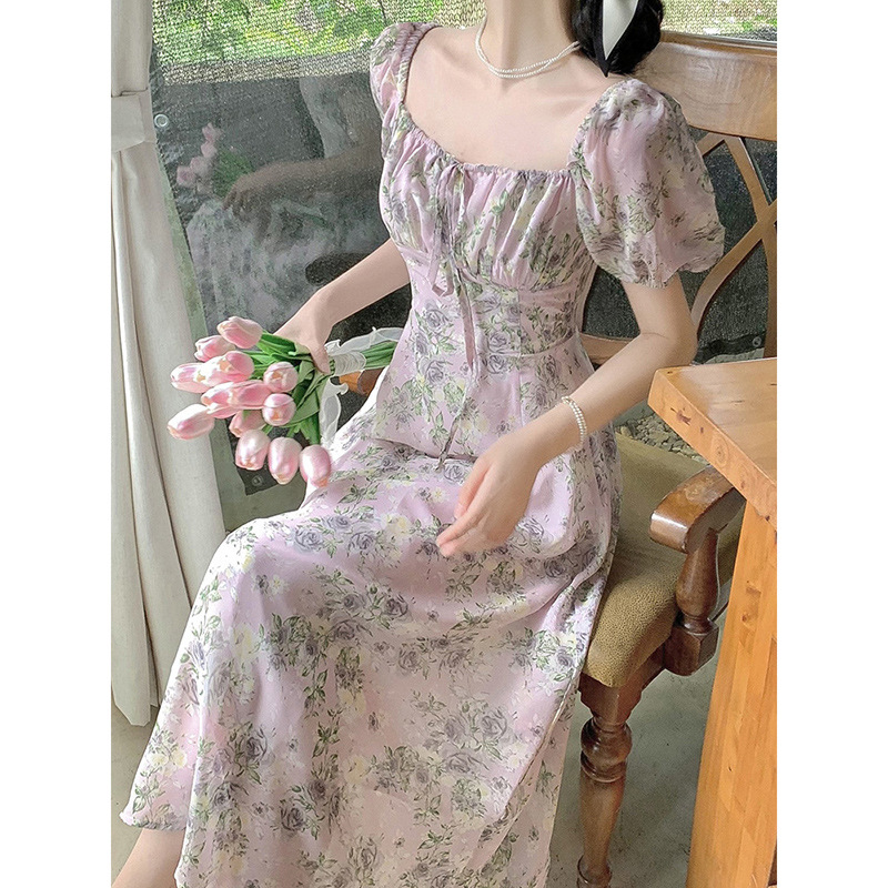 法式復古感收腰英倫風開叉連衣裙子女夏季大碼遮肚子碎花紫雪紡裙