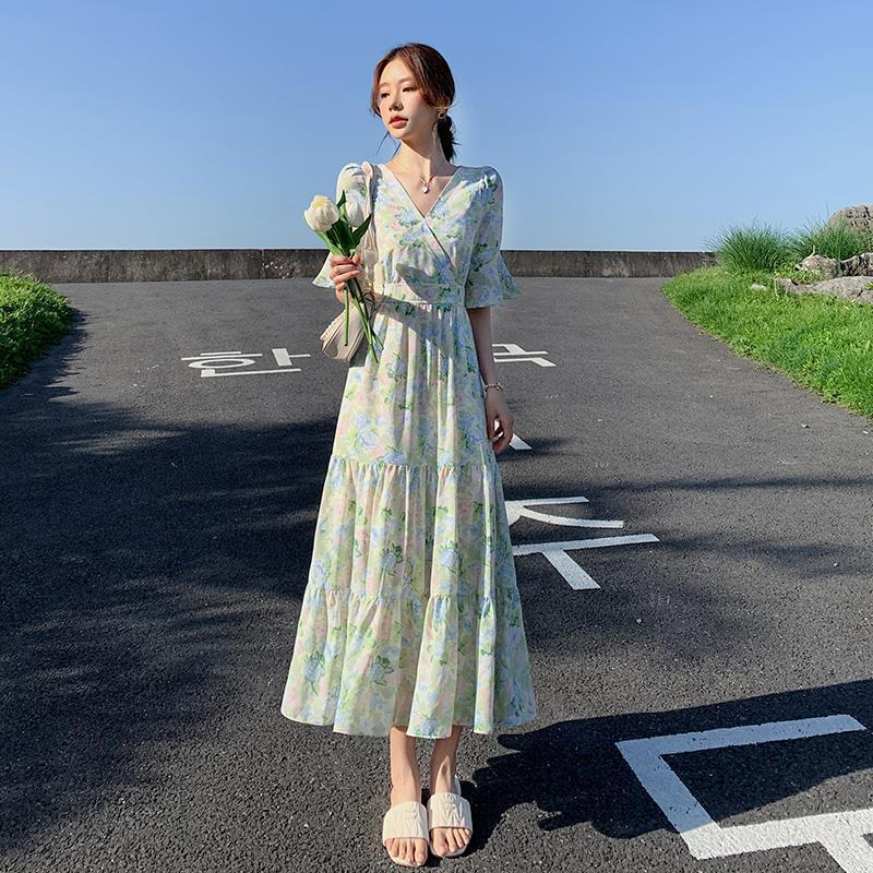 碎花連衣裙女2024夏季新款法式復古長裙英倫風顯瘦長款雪紡a字裙