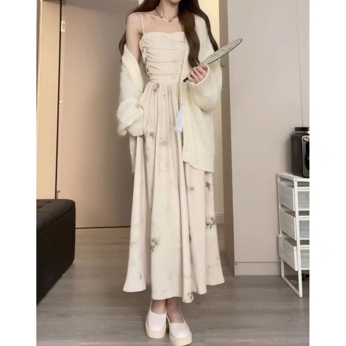 Summer 2024 new style, fresh and sweet, waist slimming, niche design suspender dress, women's long skirt