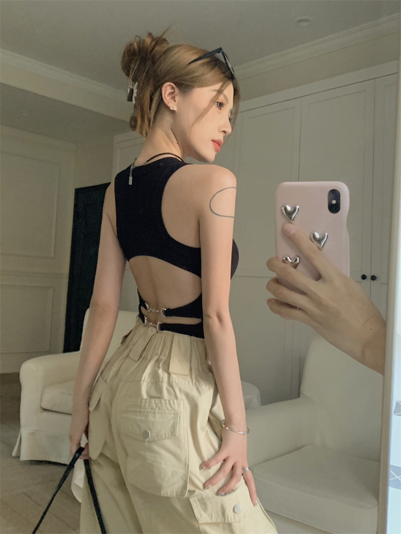 Real shot of American hot girl black beautiful backless camisole for women summer outer wear with chest pad short I-shaped