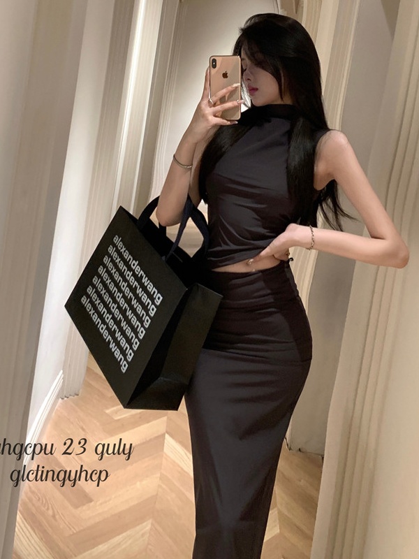 實拍~辣妹高級感半高領無袖收腰背心+高腰開叉裙西服兩件套