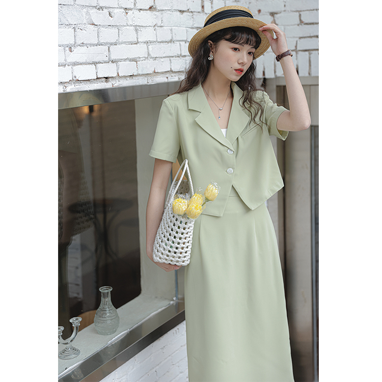 實拍奶油綠西裝套裝女2024夏季薄款設計感鹽系炸街西服中長裙