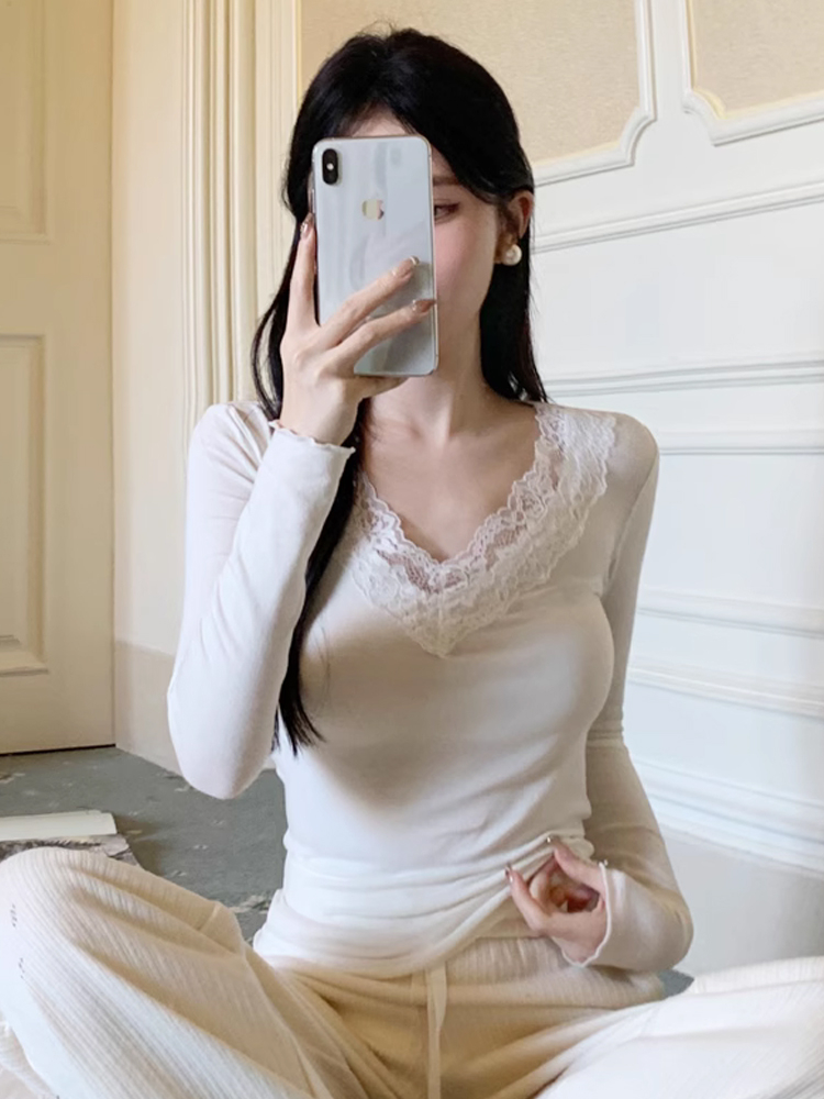 蕾絲打底衫女春秋季2024新款小香內搭長袖t恤純欲V領茶藝白色上衣