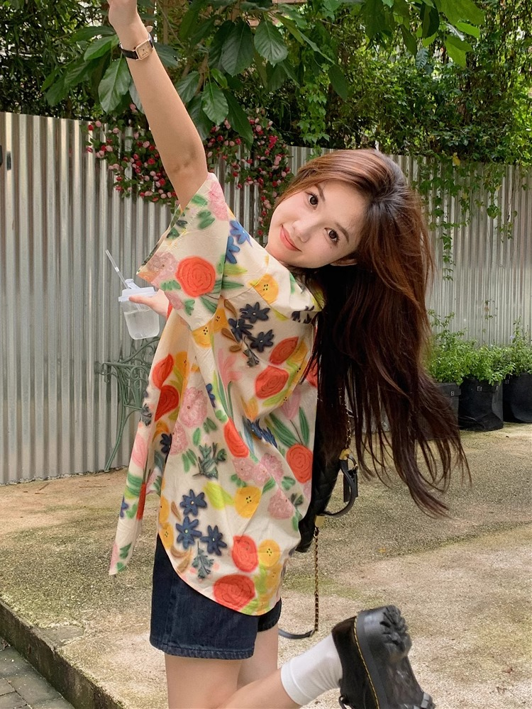 Official picture of four-sided elastic print sweet Tyrande holiday style floral shirt short-sleeved shirt floral cute top
