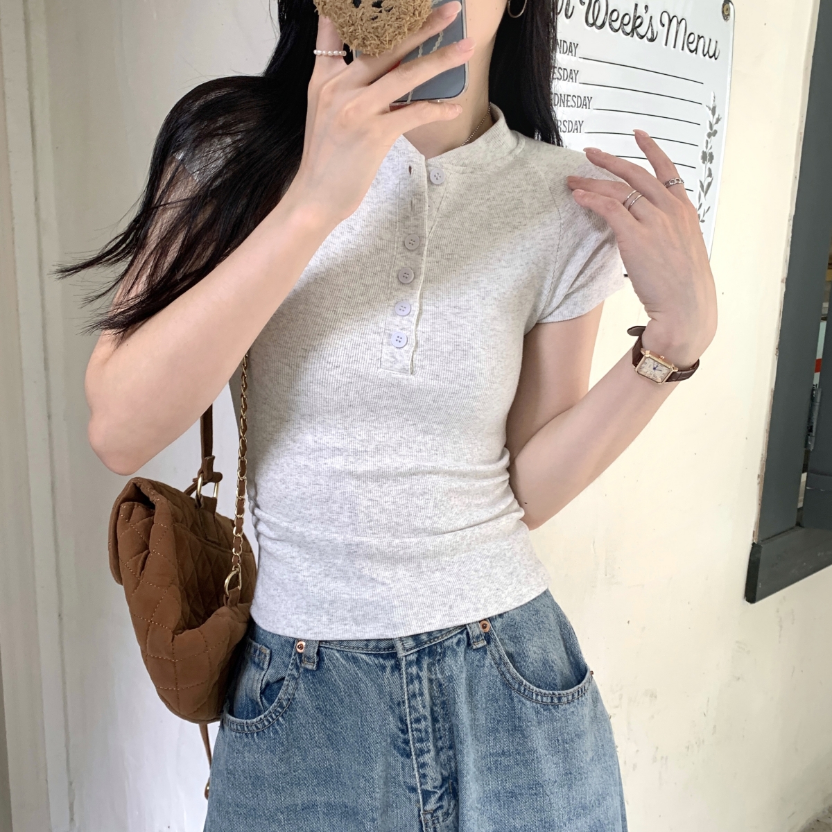 設計感小眾2024年夏季新款T恤女純色短款修身辣妹裝紐扣短袖上衣