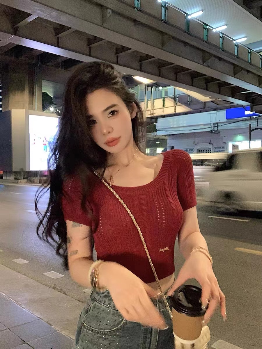 韓國夏季新款低圓領紅色修身氛圍感純欲鏤空短袖麻花針織衫女