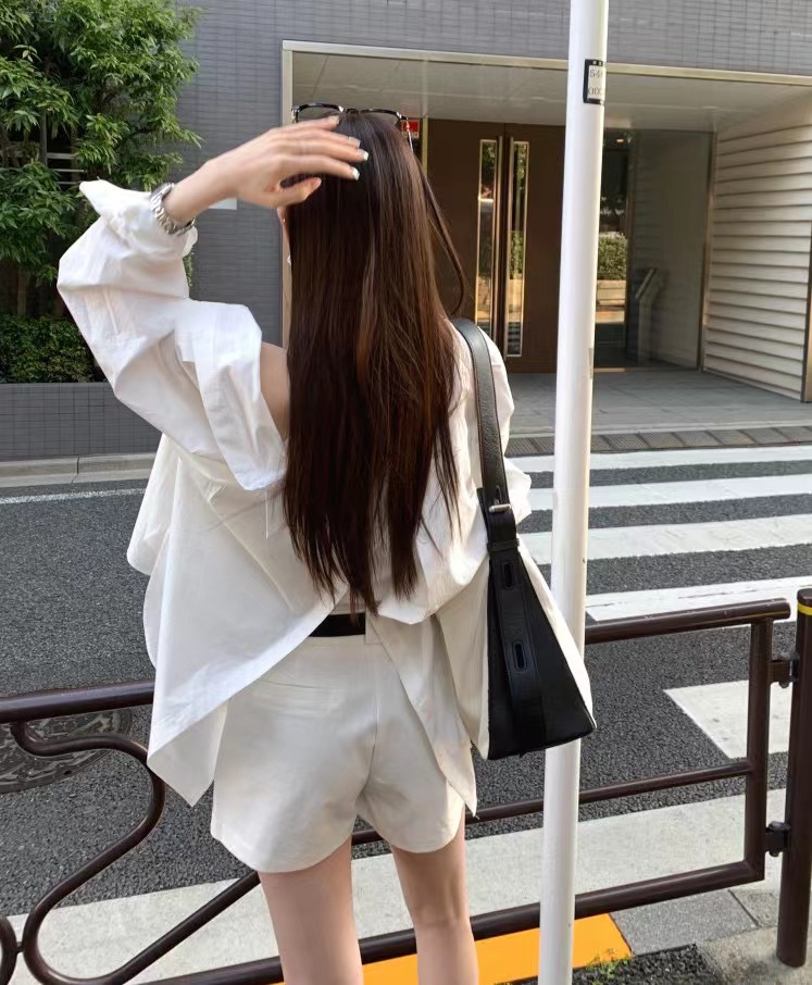 尺碼已更新chic春季後背開叉翻領長袖襯衫女寬鬆慵懶風襯衣