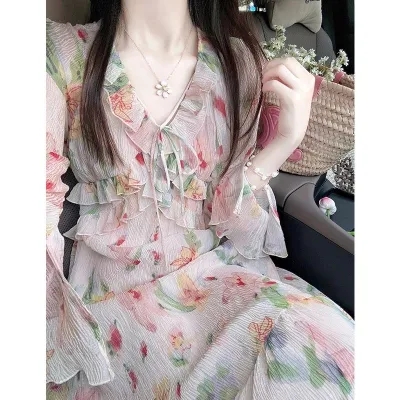 法式v領碎花雪紡荷葉邊長袖連衣裙女秋季高級感氣質仙女a字長裙子
