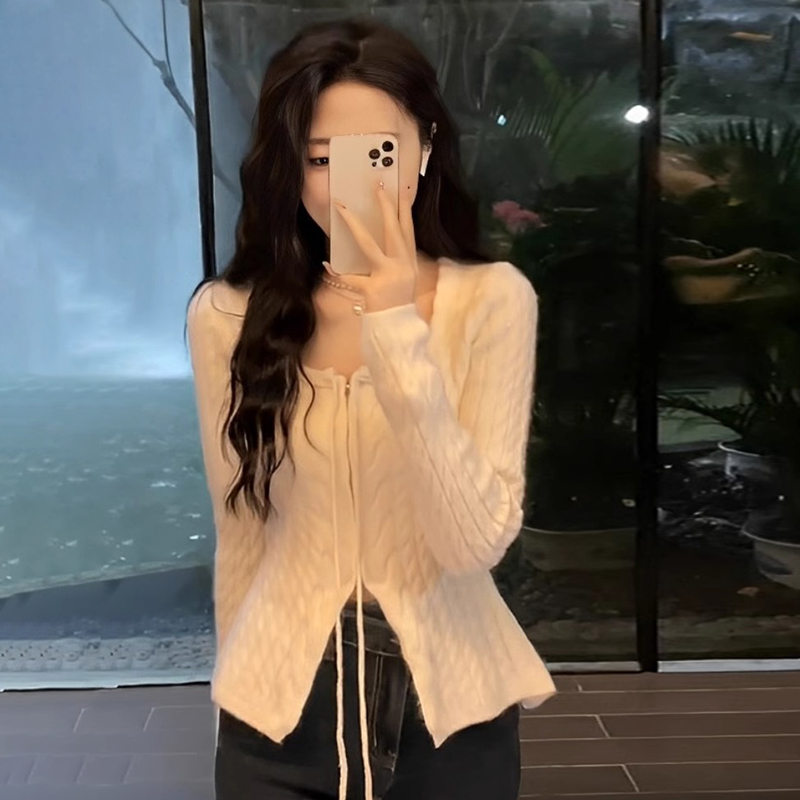 慵懶風軟糯穿搭白色毛衣女春秋季2024新款掐腰內搭打底針織衫