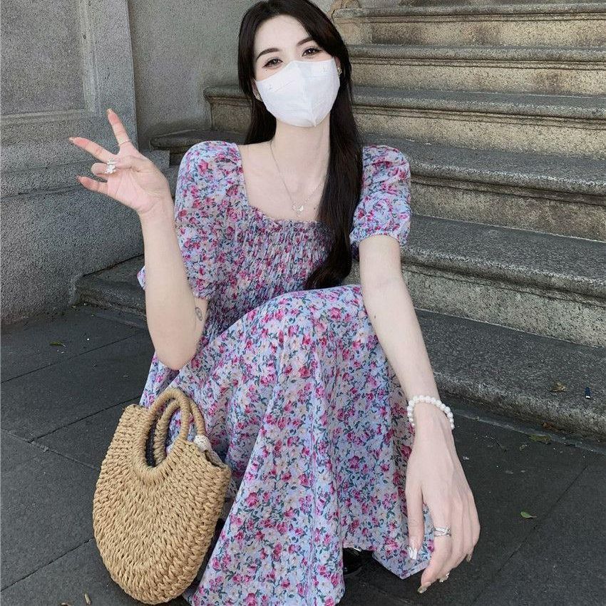 法式碎花泡泡袖方領英倫風顯瘦收腰連衣裙女夏季減齡連身裙子中長