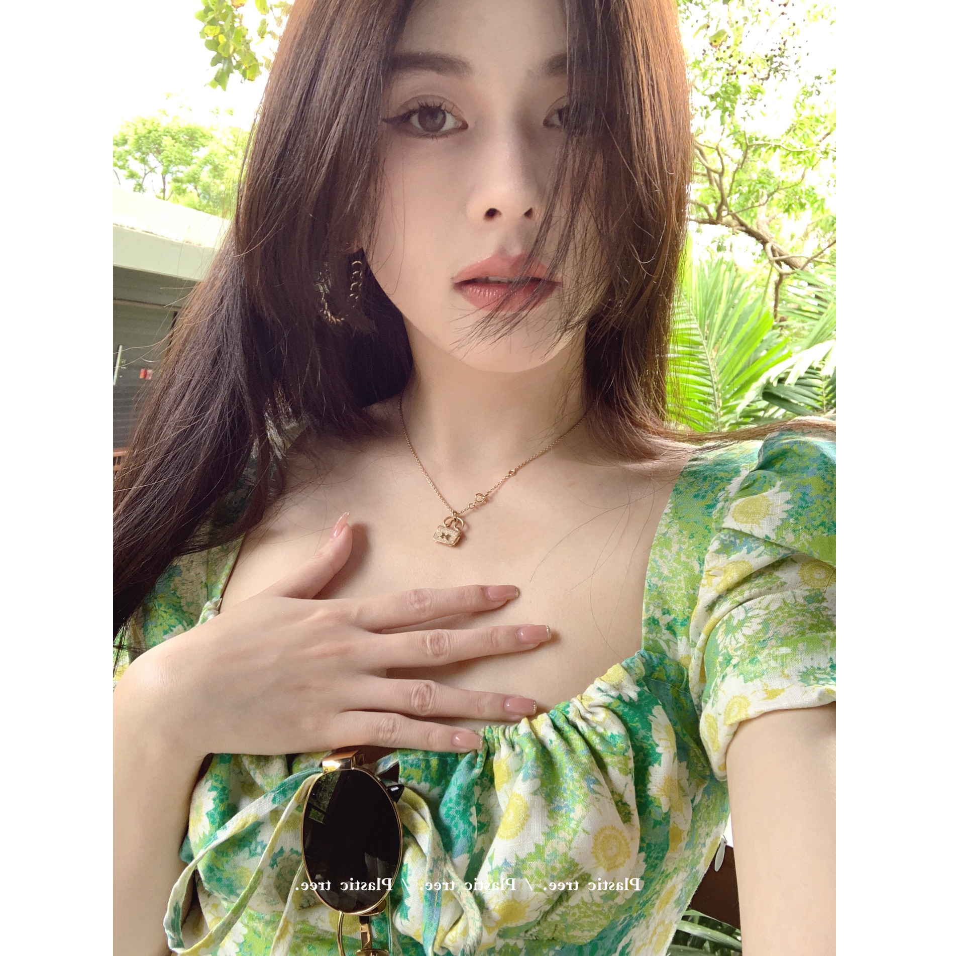 法式復古感收腰英倫風開叉連衣裙子女夏季大碼遮肚子碎花綠雪紡裙