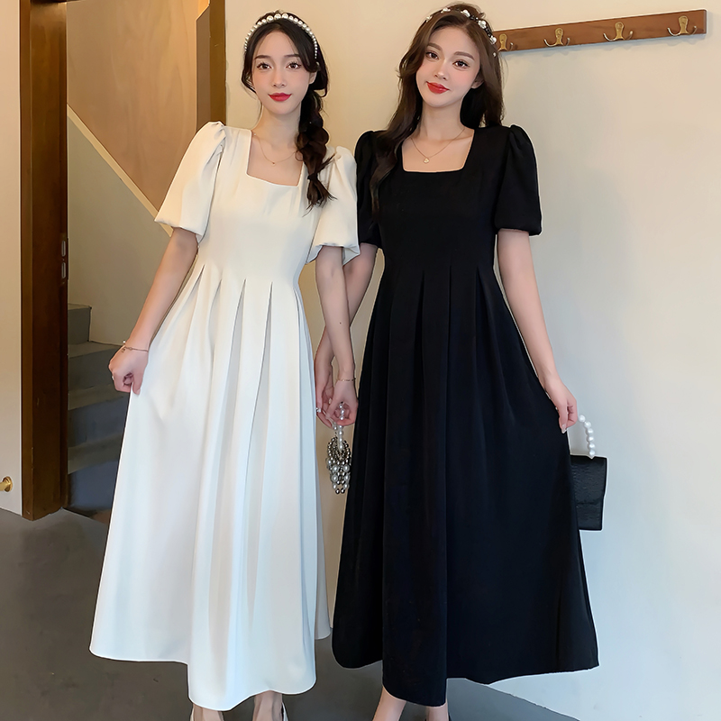 Actual shot of 2024 new summer clothes for fat mm, fashionable slimming and high-end waistline puff sleeves and square neck dress