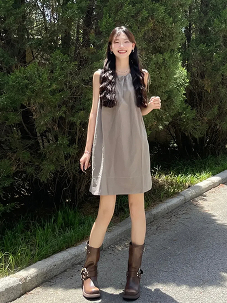 法式復古無袖掛脖吊帶連衣裙子女2024夏季新款小個子氣質顯瘦短裙
