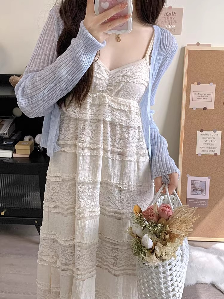 法式小眾溫柔風蕾絲吊帶連衣裙女夏季設計感氣質收腰裙子海邊長裙
