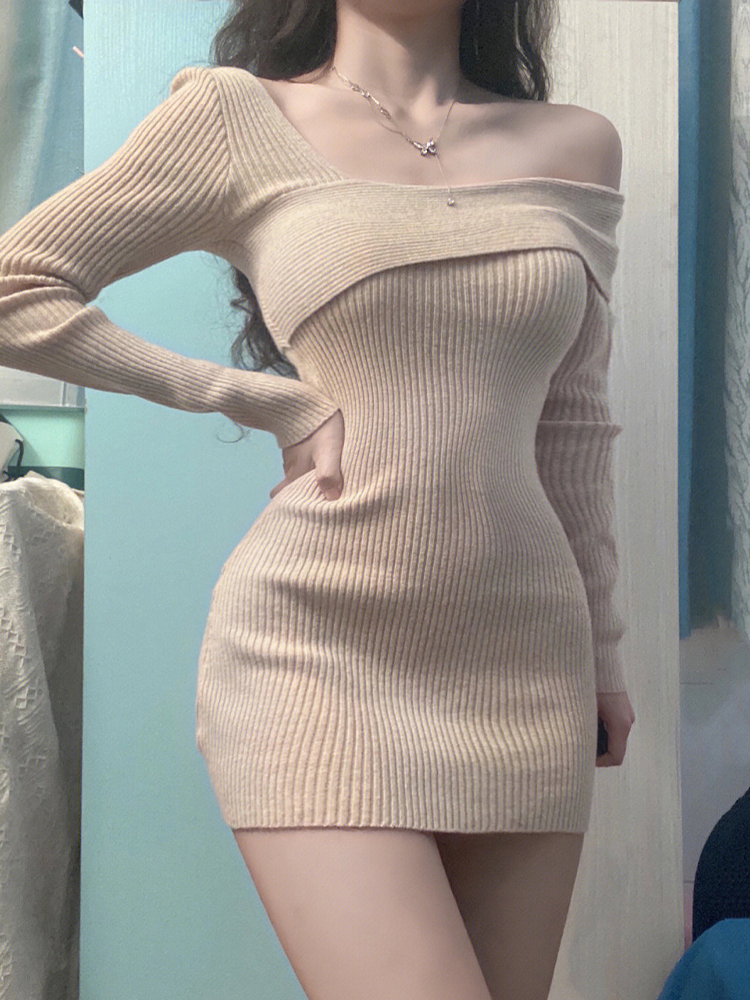 Hot girl sexy pure lust style slanted shoulder slim knitted dress 2024 new bottoming hip dress