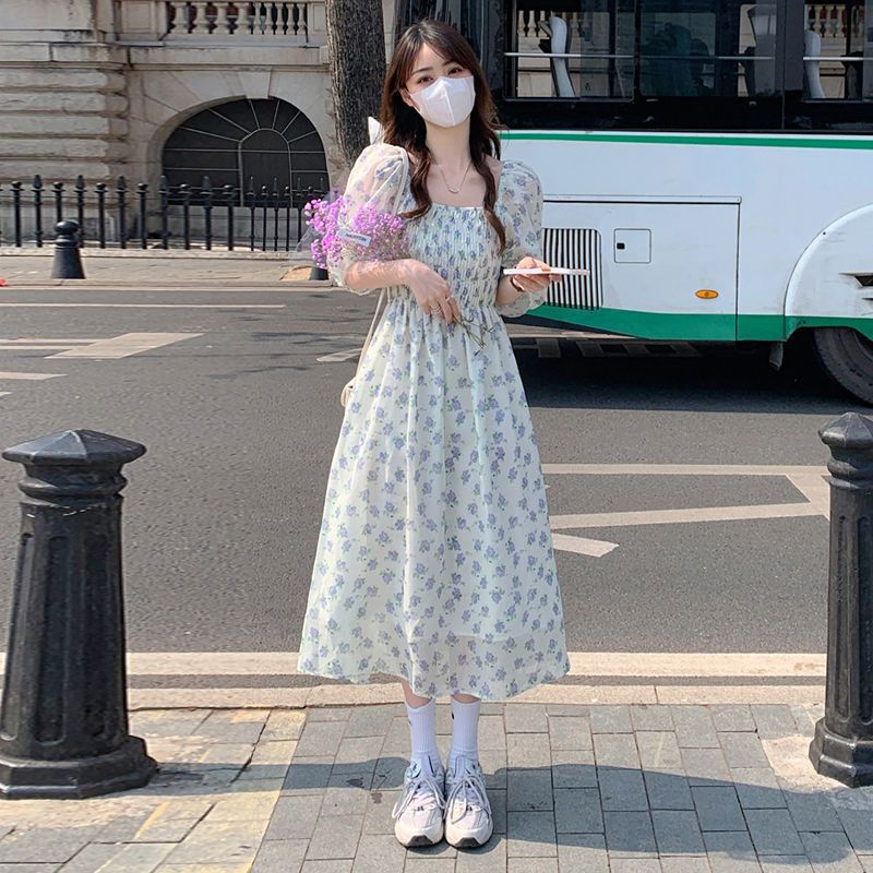 法式方領碎花泡泡袖連衣裙女夏顯瘦感休閒設計小個子溫柔風長裙子