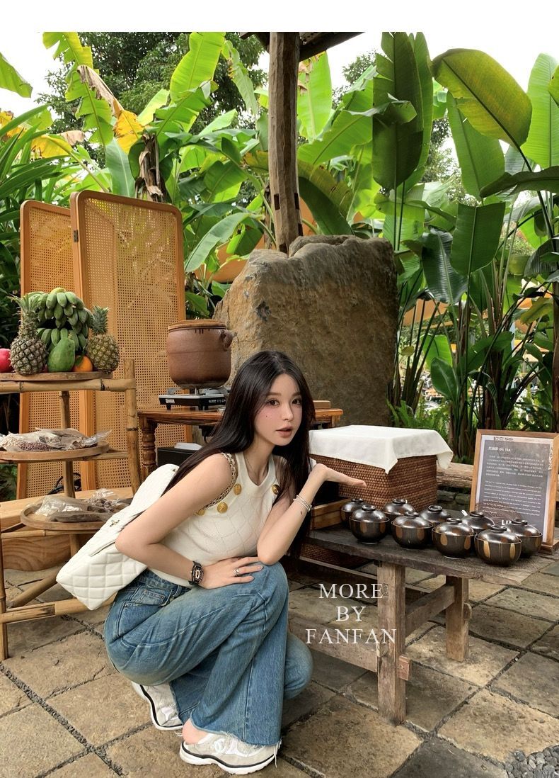 早安樊樊 立體感菱格紋金扣針織背心女春修身顯瘦遮肉掛脖短上衣