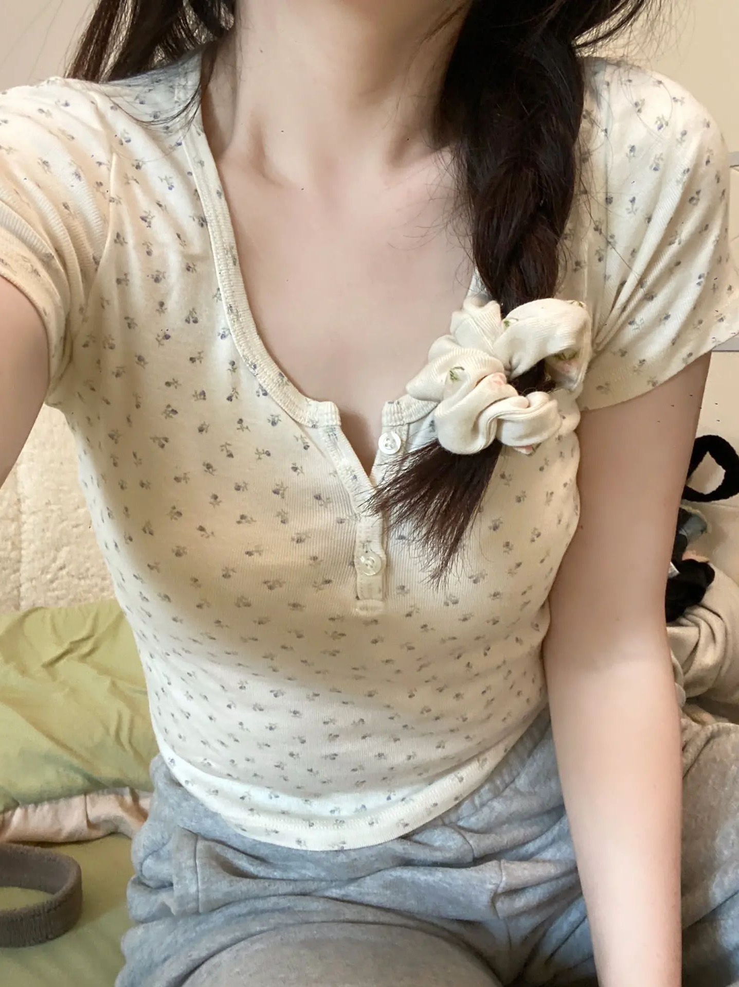 已出貨 羅紋 碎花短袖修身紐扣半開領上衣ins潮
