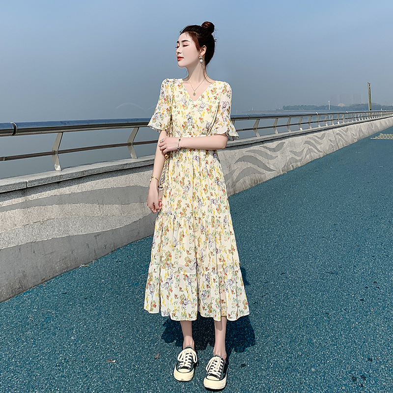 碎花連衣裙女2024年夏裝新款韓版中長款雪紡收腰顯瘦v領連衣裙女