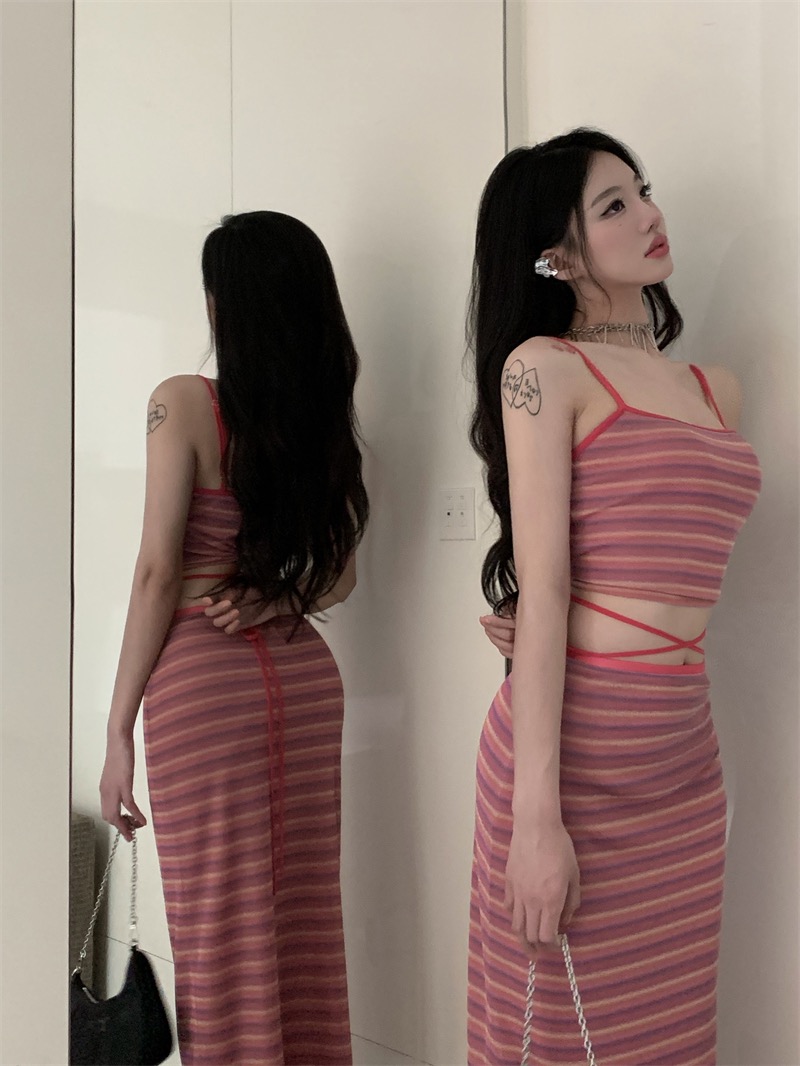 純欲風復古辣妹氣質條紋吊帶背心女夏季包臀半身裙時尚套裝兩件套