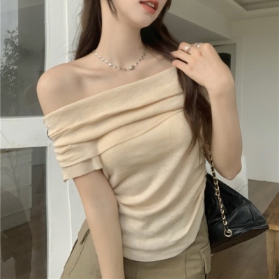 Gray one-shoulder short-sleeved sweater for women summer 2024 new slim fit short versatile top trendy