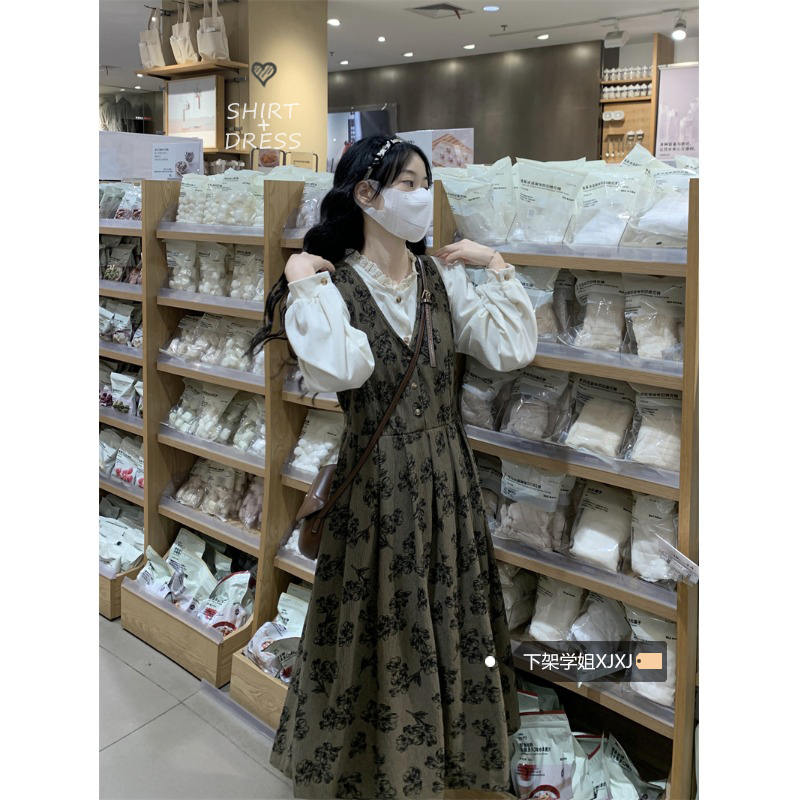 宮廷風V領復古印花背心連衣裙女春裝2024新款中長款收腰疊穿A字裙