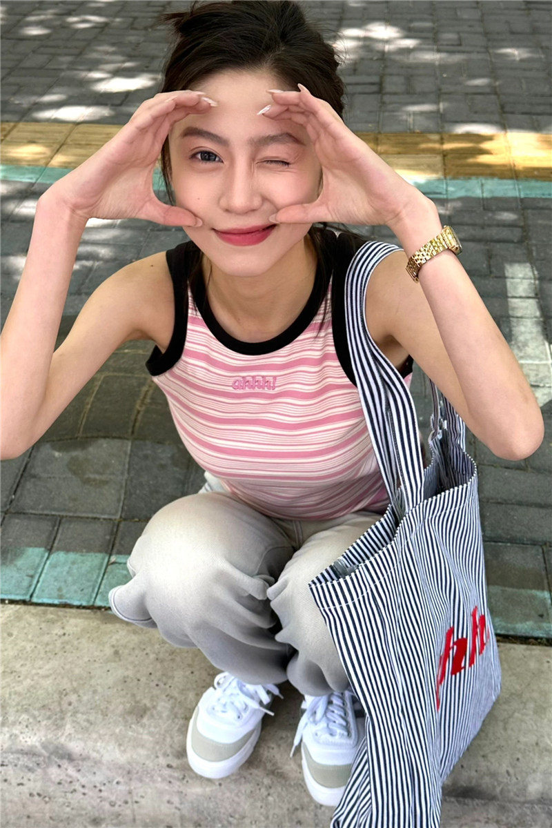 美式粉色條紋吊帶背心女夏外穿2024新款辣妹短款修身內搭無袖上衣