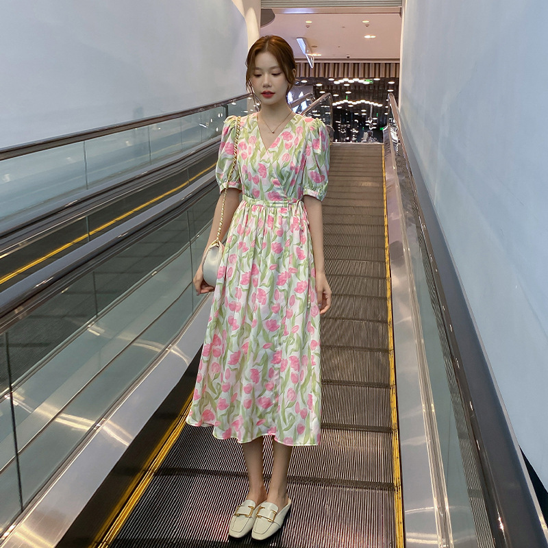 印花夏季新款休閒短袖V領港風法式收腰碎花復古中長設計長款雪紡
