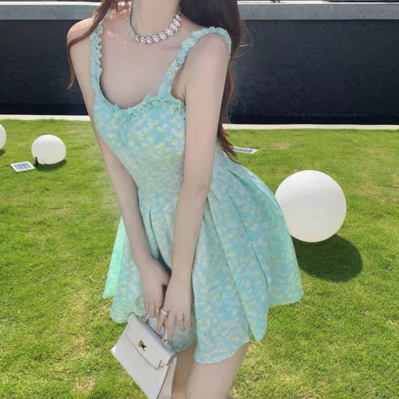 超火吊帶碎花連衣裙女夏季純欲風甜辣性感修身別致設計感短裙子